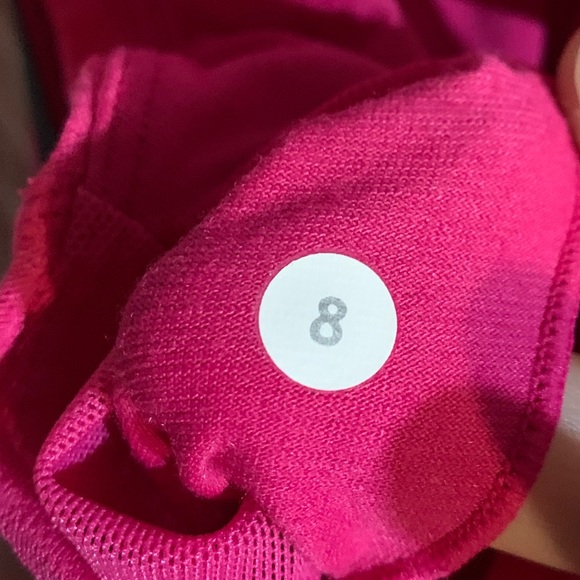 Lululemon tank top. Size 8. - Picture 5 of 6